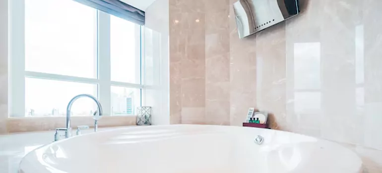 Bathroom Window Coverings in Myrtle Grove, FL